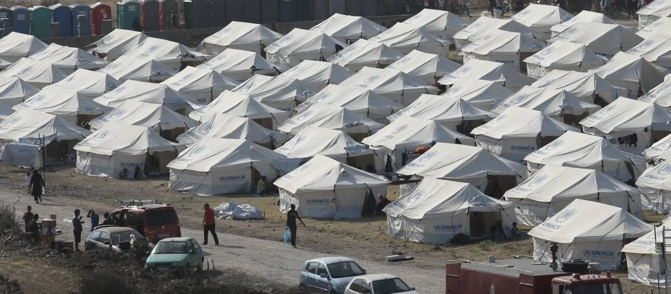 Ντροπή τους: Έλεγαν ότι δεν υπάρχει «ούτε ένα κρούσμα Covid-19 στην Μόρια» & μετά τον εμπρησμό βρέθηκαν 243 νοσούντες!